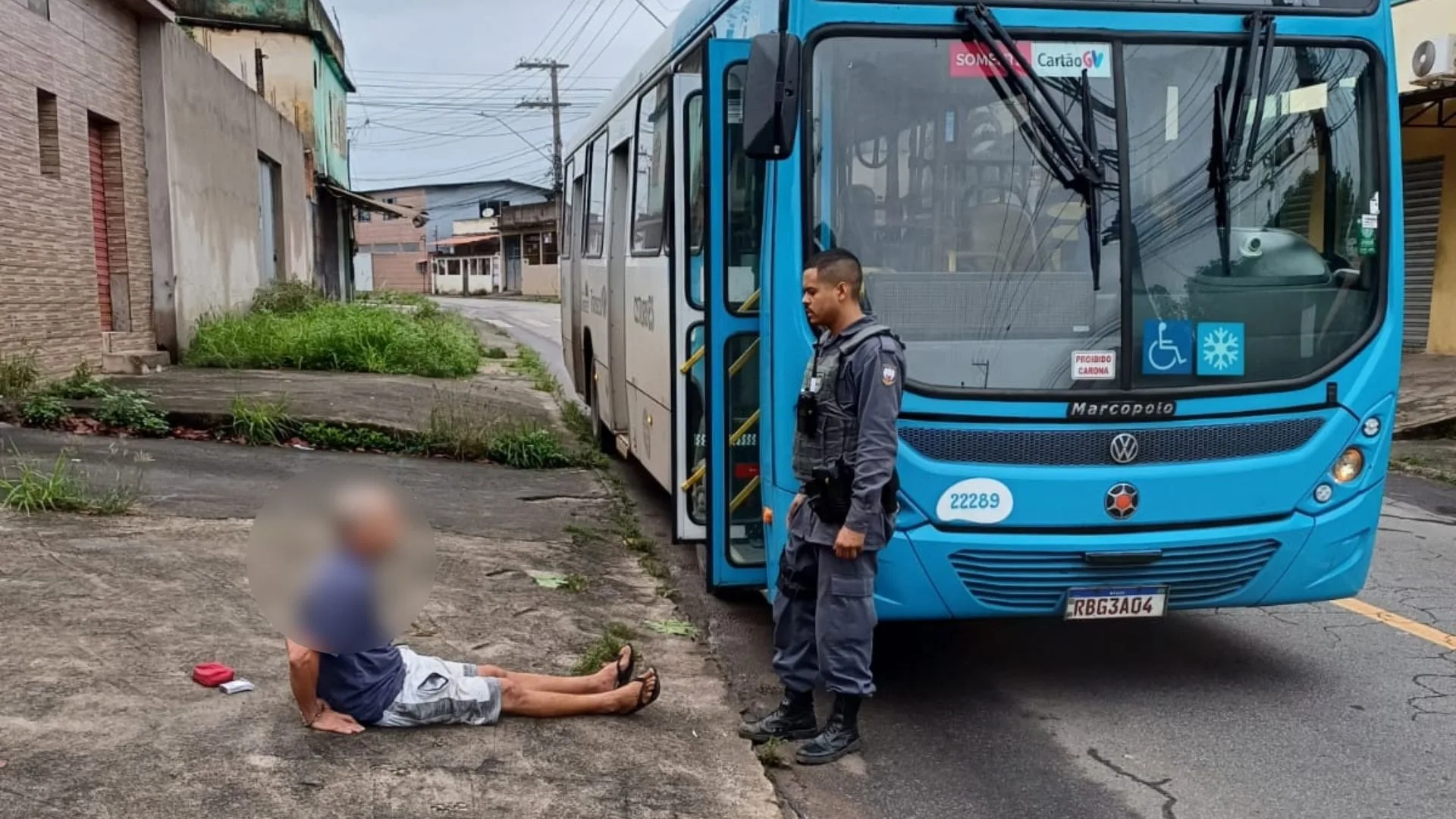 Homem rouba ônibus do Transcol em terminal e foge a 100 km/h