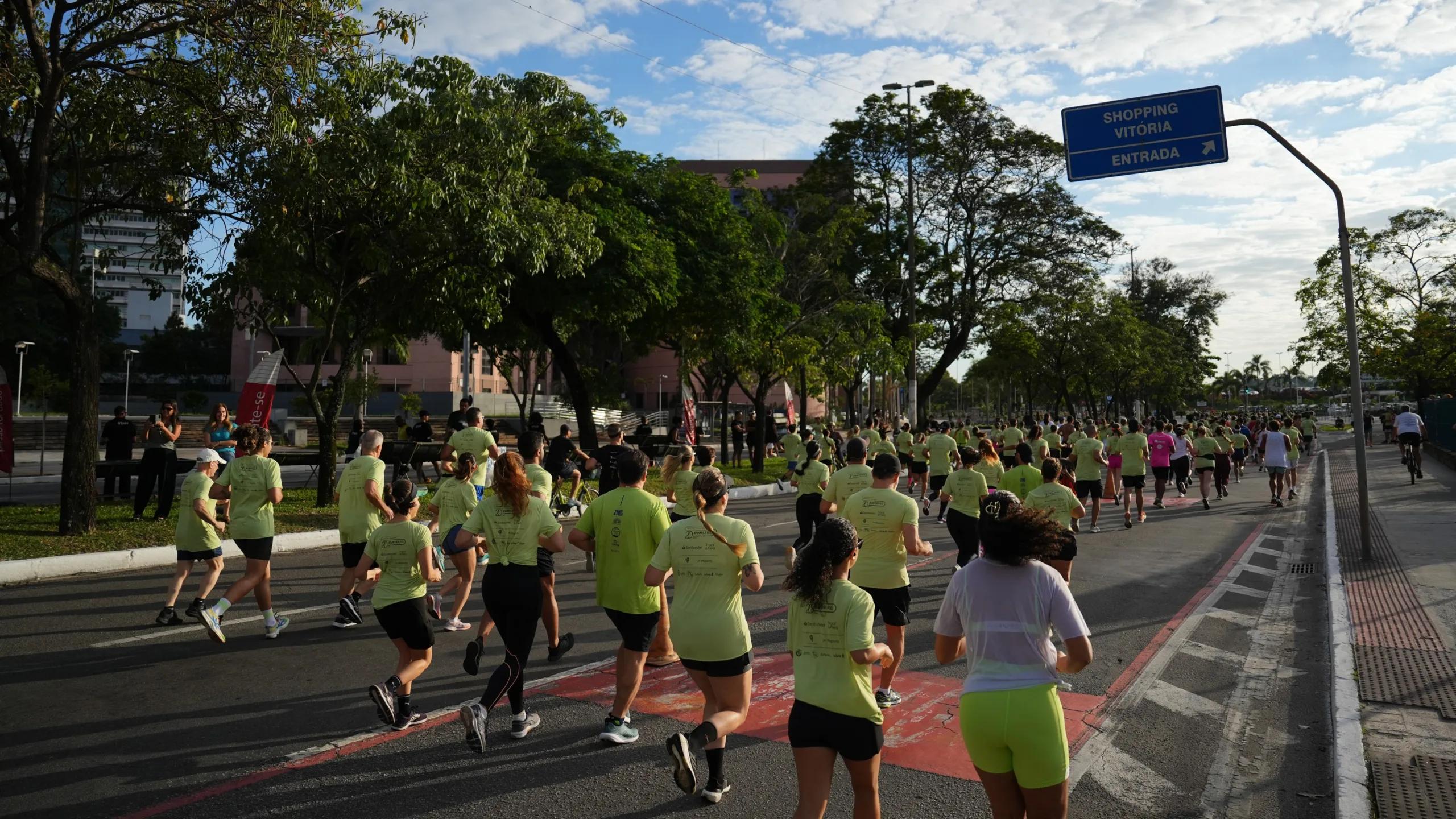 Últimas vagas para participar da corrida Track&Field Run Series em Vitória