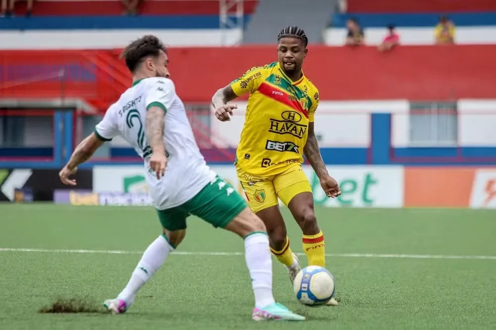 Guarani é derrotado pelo Brusque e não tem mais chances de sair da lanterna da Série B