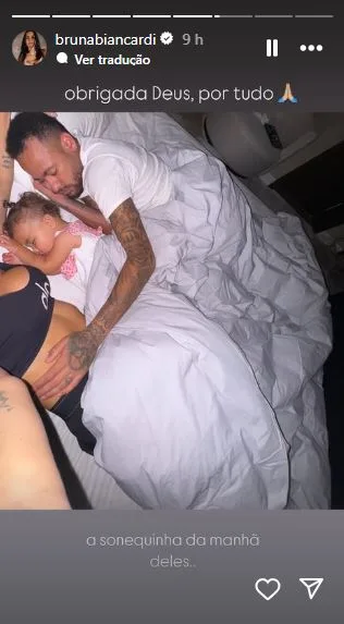 Bruna Biancardi surge na cama com Neymar e Mavie e reflete: "Deus"