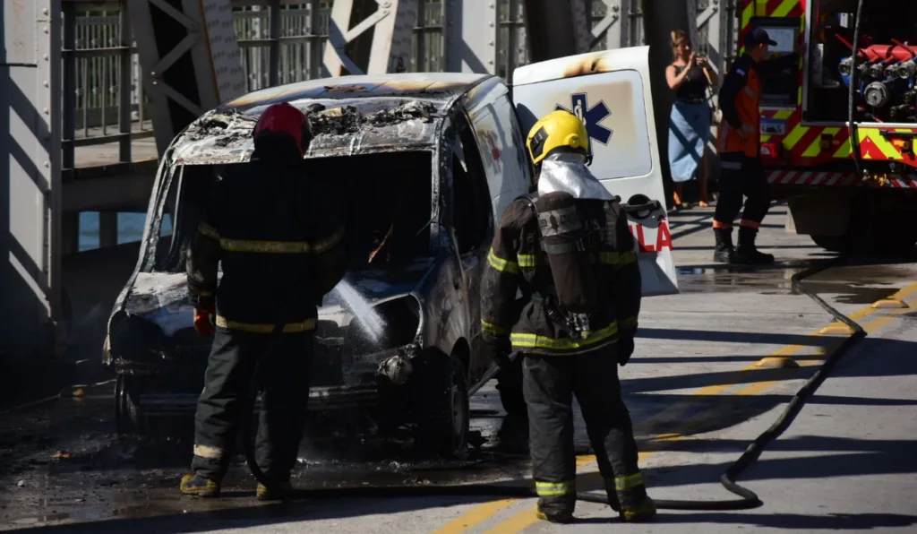 Ambulância Incêndio Cinco Pontes