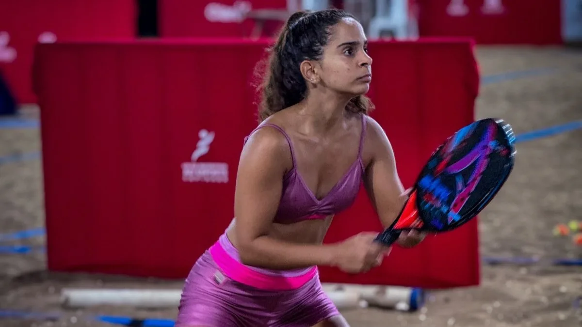 Torneio internacional de beach tennis acontece na praia de Camburi