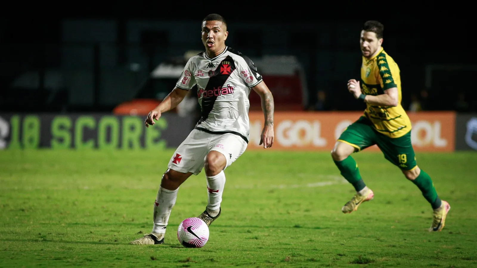 Vasco vence Cuiabá e já olha pra cima na tabela do Brasileirão