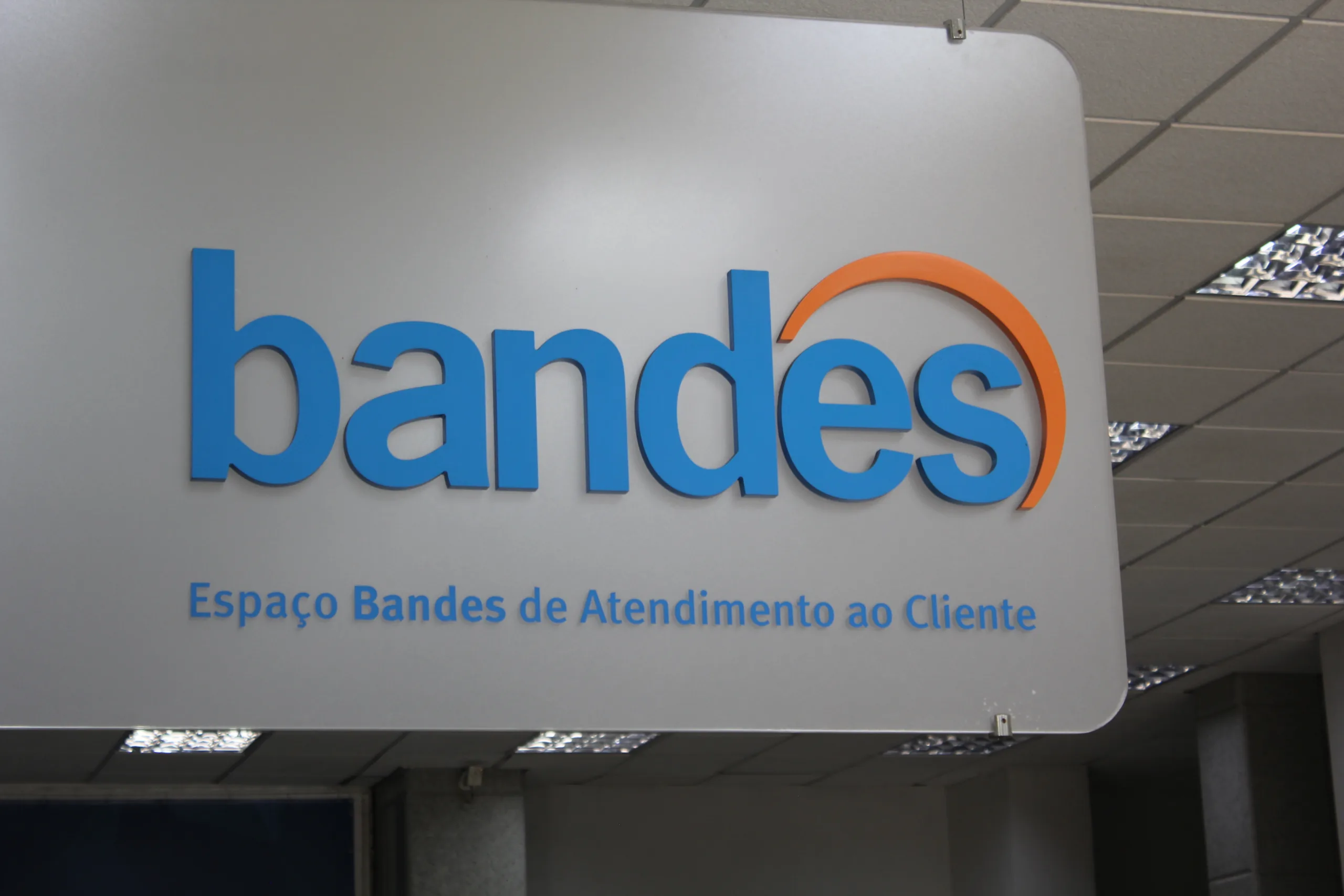 Bandes presente em relatório global de finanças sustentáveis