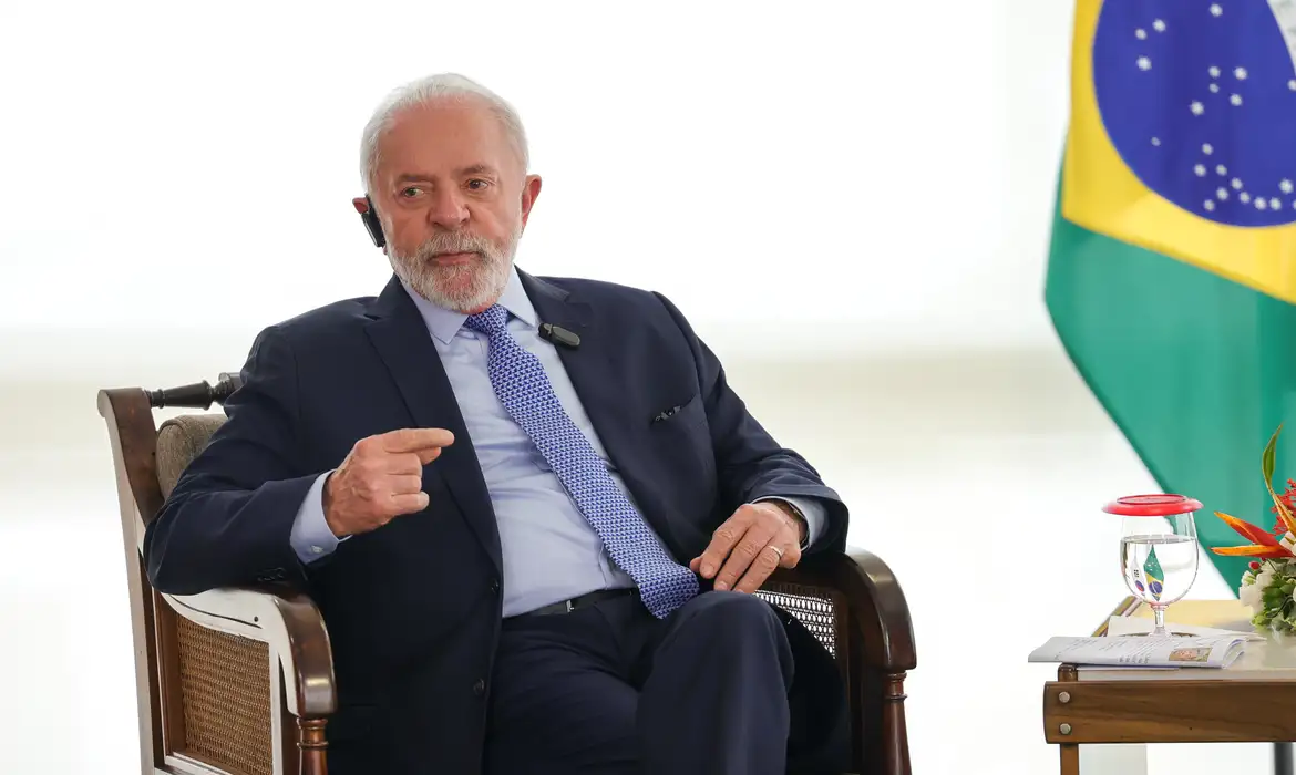 Taxas de juros caem com mensagem de Lula a Galípolo, pacote e atuações do BC e Tesouro