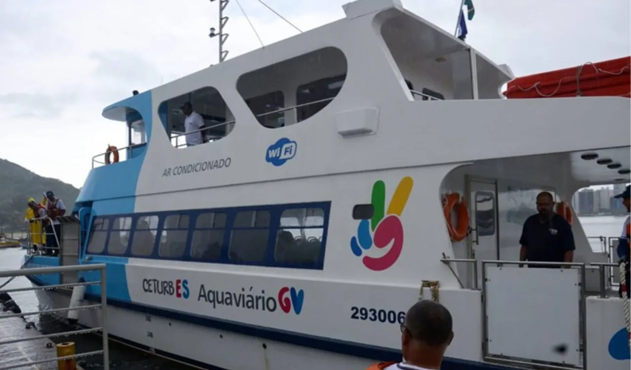 "Morro do Moreno": barco de dois andares do Aquaviário começa a funcionar