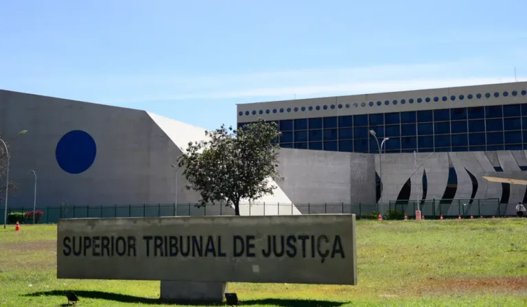 O Superior Tribunal de Justiça.