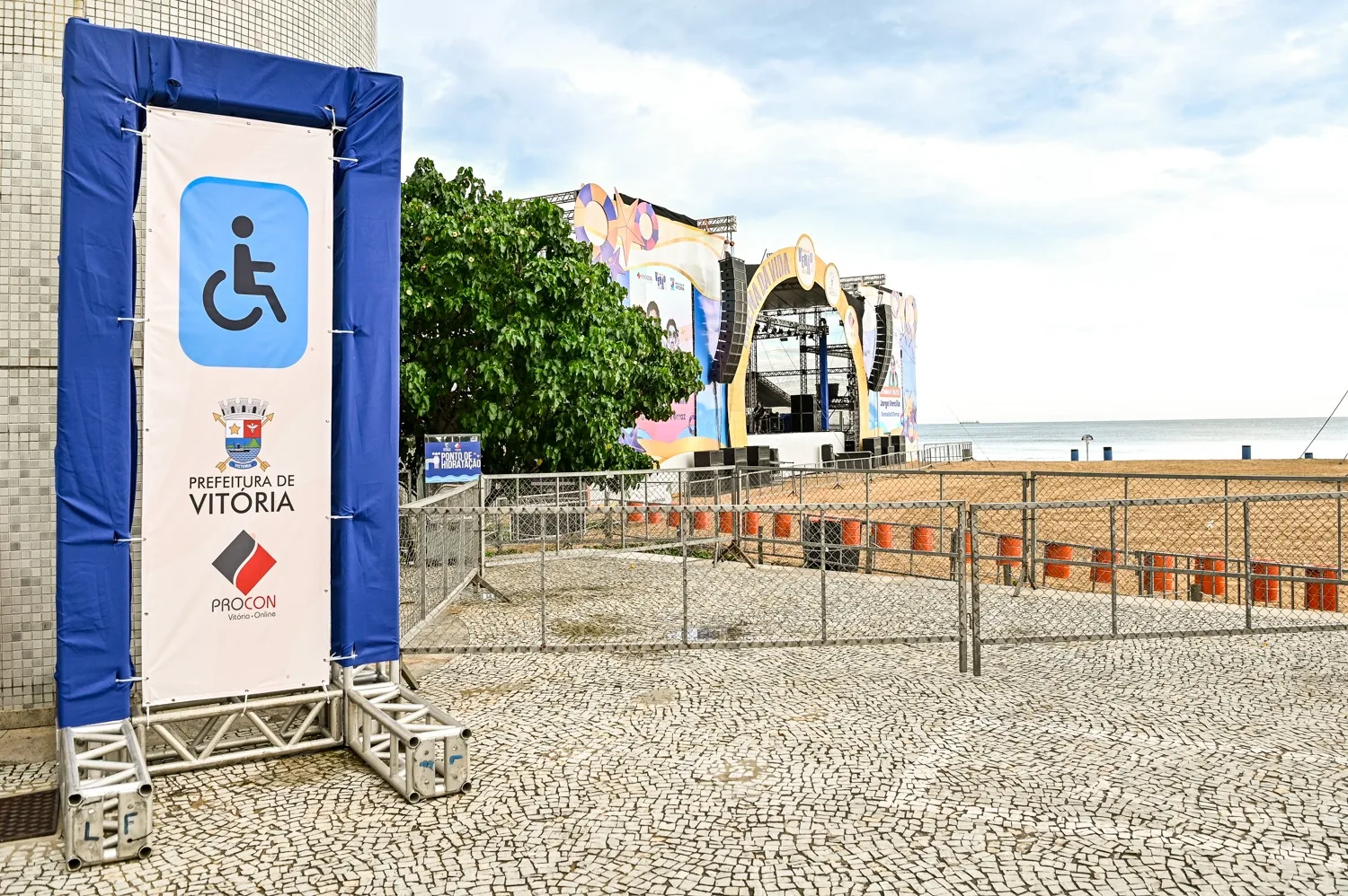 Kickboxing, tênis e show de Tomate agitam Arena de Verão neste sábado