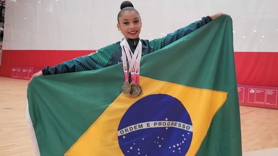 A fábrica não para! Amanda é o novo talento do ES na ginástica rítmica