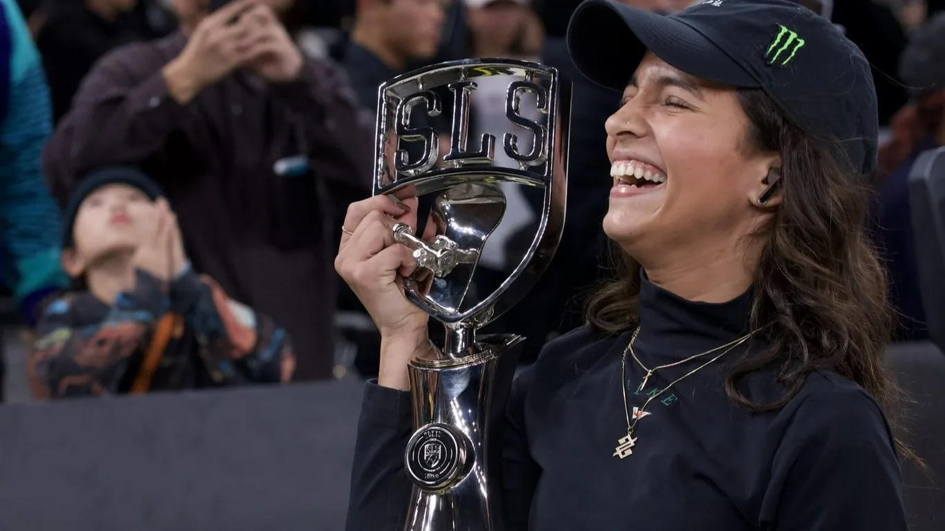 Rayssa Leal vence em Tóquio e chega a 11 títulos na Liga Mundial