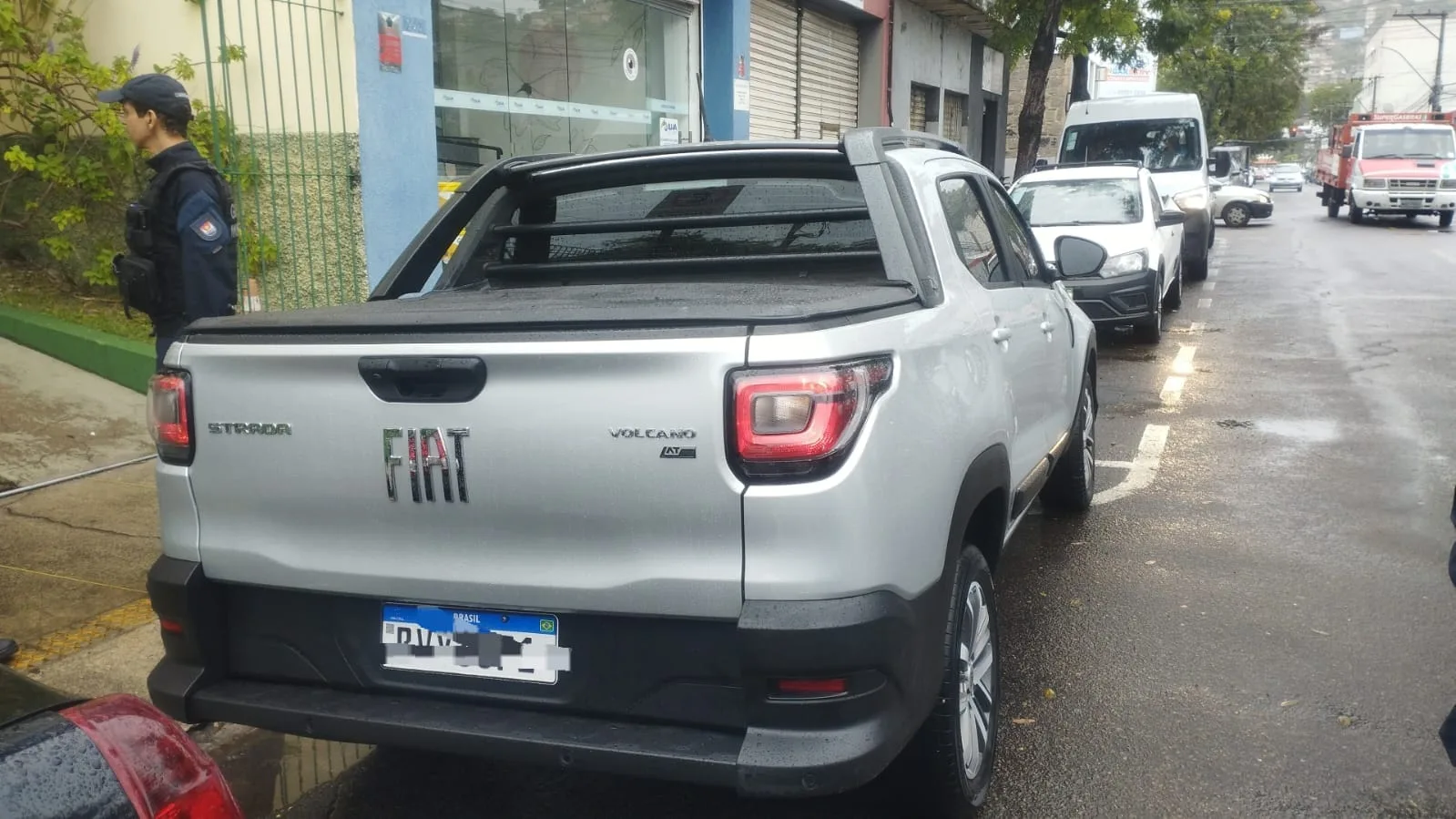 Comerciante é detido em Vitória após ser flagrado com carro roubado no RJ