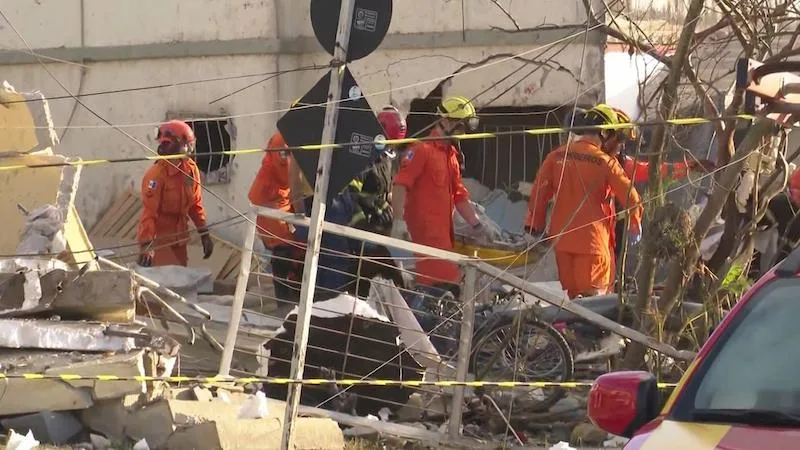 Prédio desaba após explosão e deixa três mortos em Maceió