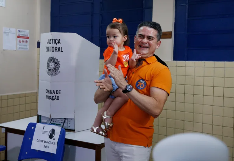 David Almeida é reeleito prefeito de Manaus com 54,59% dos votos