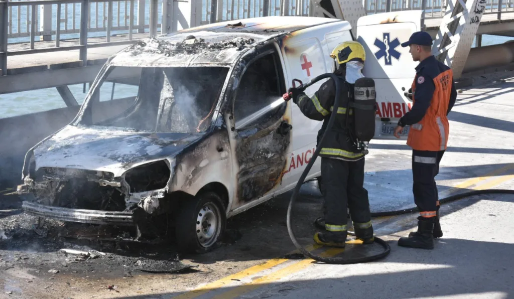 Ambulância Incêndio Cinco Pontes