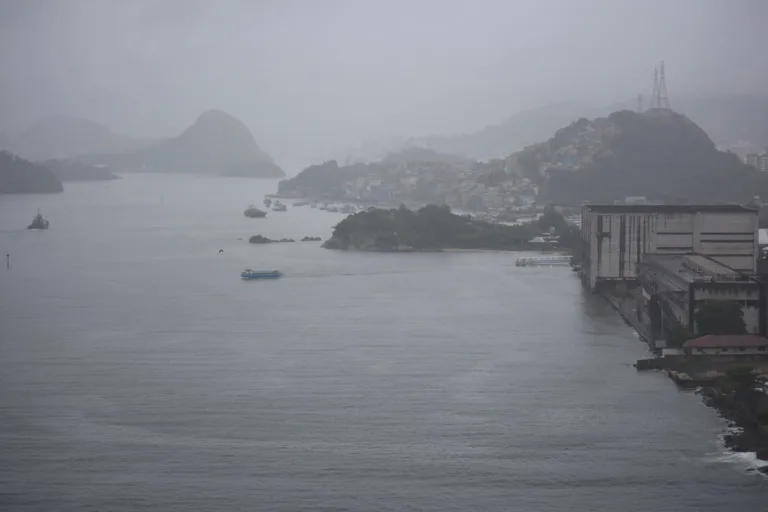 Previsão do tempo chuva clima tempo nublado