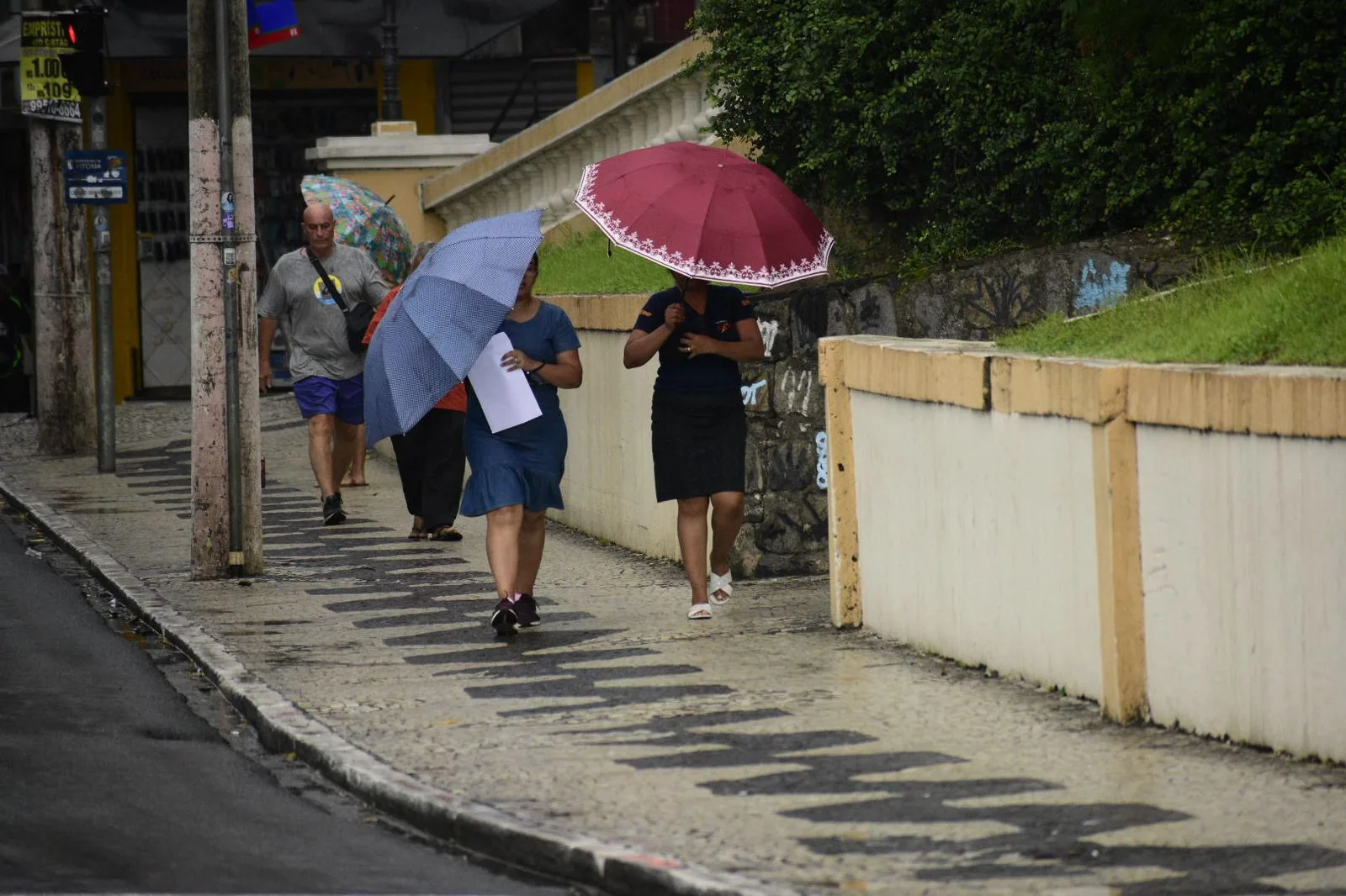 Instituto emite alerta de chuvas intensas para 18 cidades do ES; veja a lista