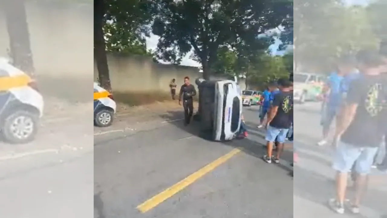 VÍDEO | Aluna de autoescola tomba carro durante prova de baliza na Serra