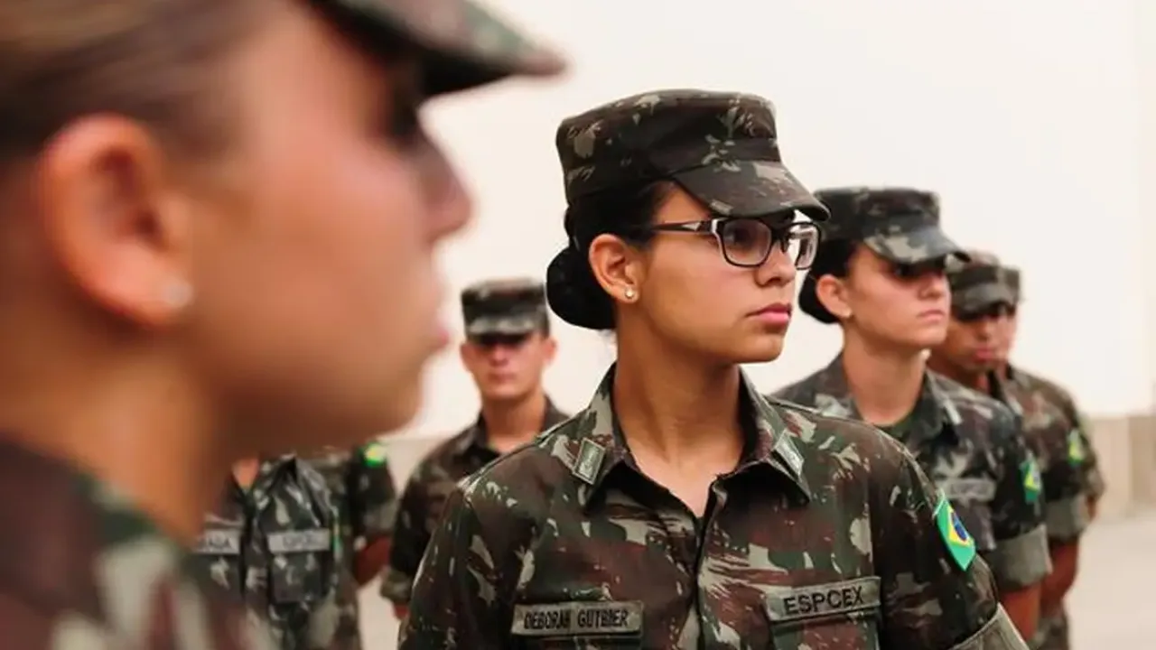 Forças Armadas iniciam alistamento voluntário de mulheres