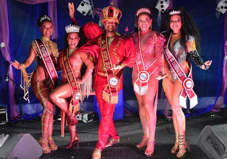 Conheça a Família Real do Carnaval de Vitória 2025 e veja fotos do concurso