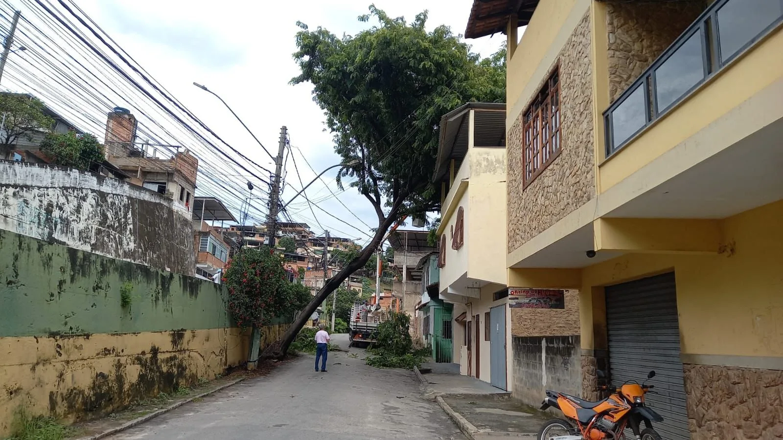 Após chuvas, Cachoeiro cria gabinete de crise e acelera obras