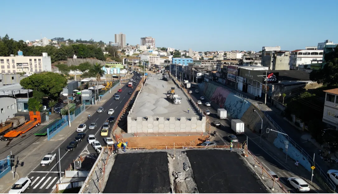 Obra interdita trecho de avenida em Cariacica na próxima semana