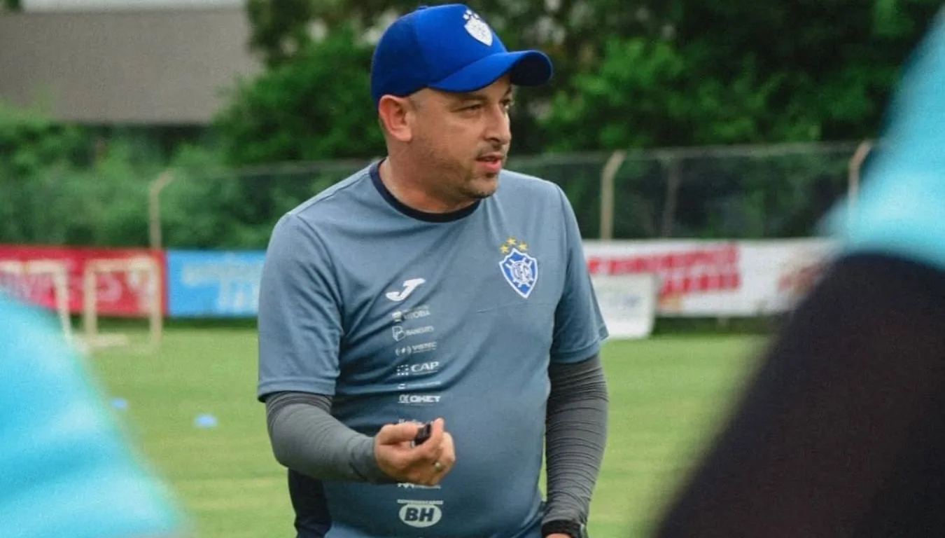 Técnico do Vitória, Gustavo Rodrigues