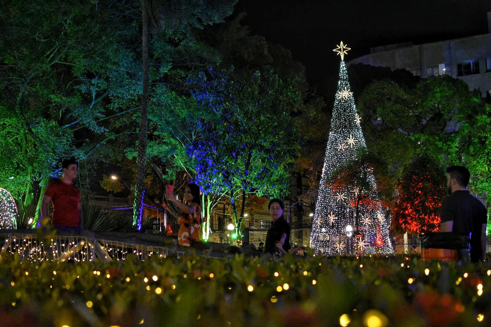 Serra e Cariacica inauguram decoração de Natal nesta sexta; veja programação