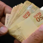 receita federal paga lote de restituição do imposto de renda