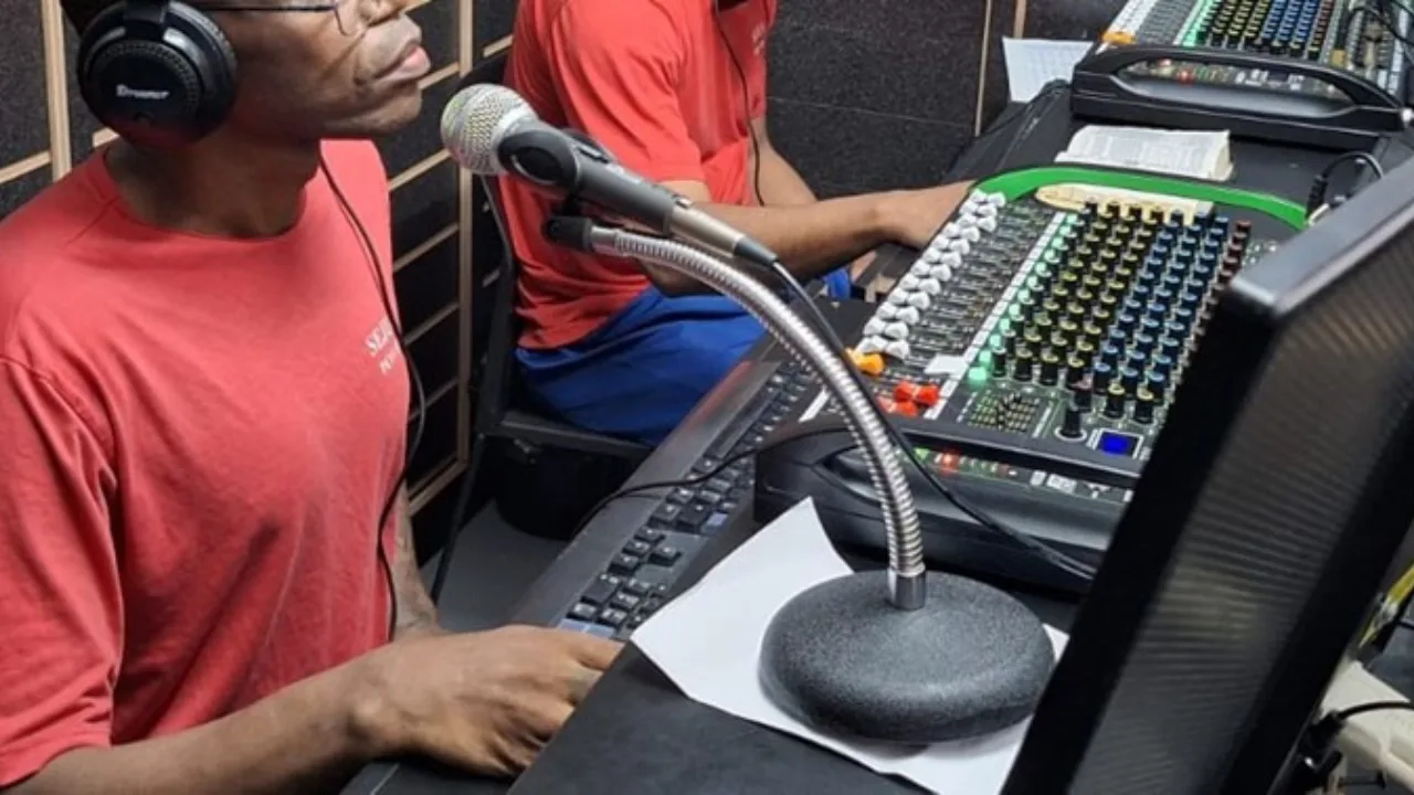 Rádio dentro de presídio do ES é inaugurada em Xuri