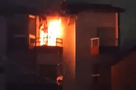 Incêndio atinge apartamento em Jardim Camburi; veja vídeo