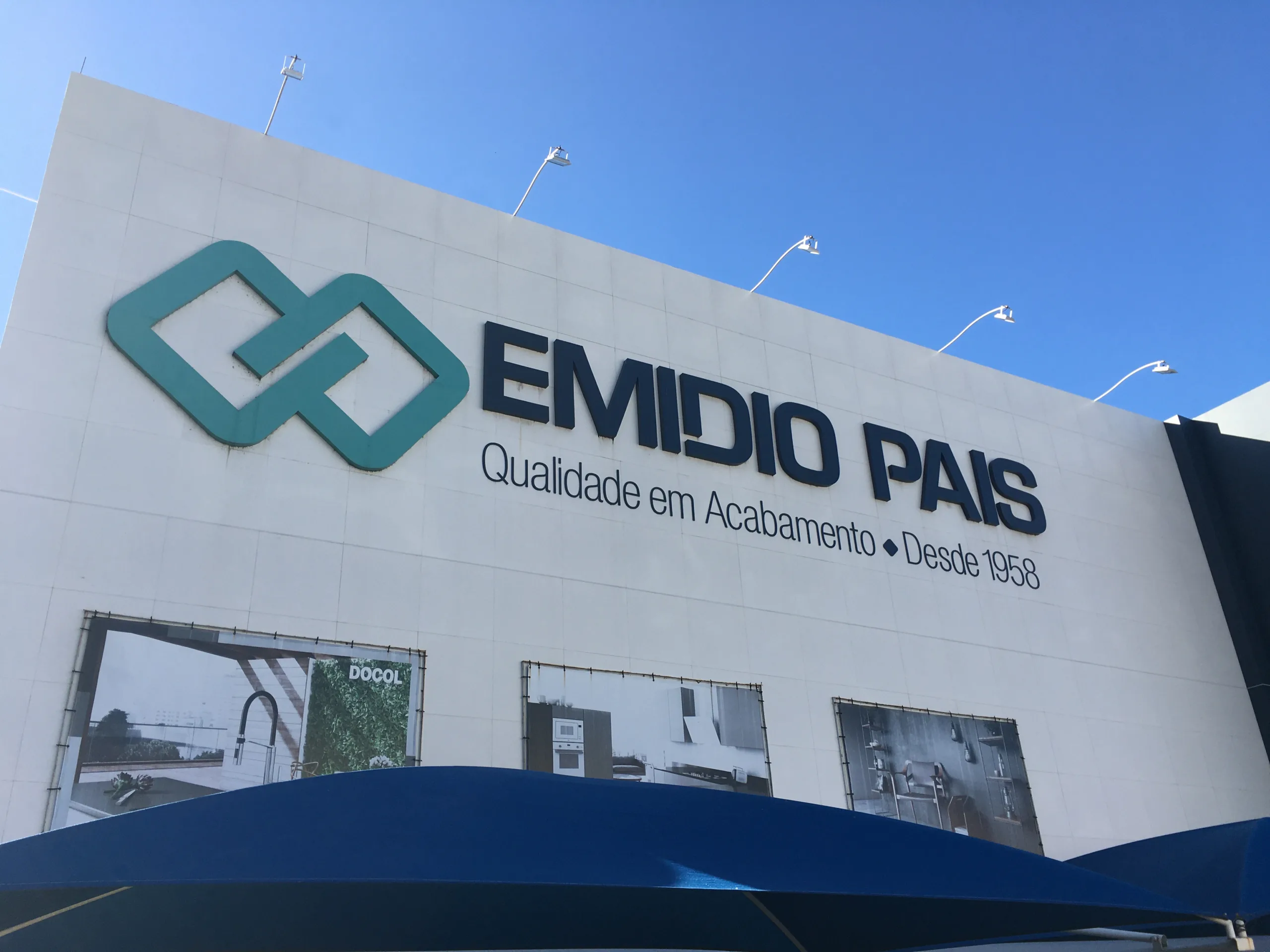 Empresa capixaba comemora 63 anos com novo showroom de iluminação