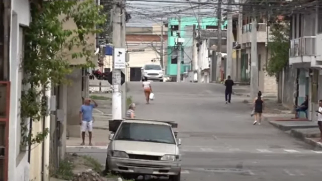 Aniversário termina em confusão e um homem é baleado na Serra