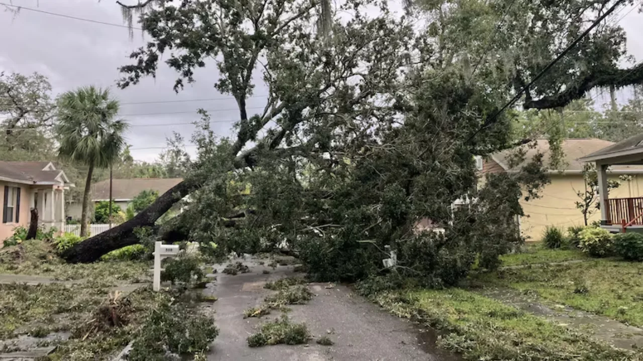 Furacão causa destruição na Flórida, deixa 14 mortos e 3 milhões sem luz