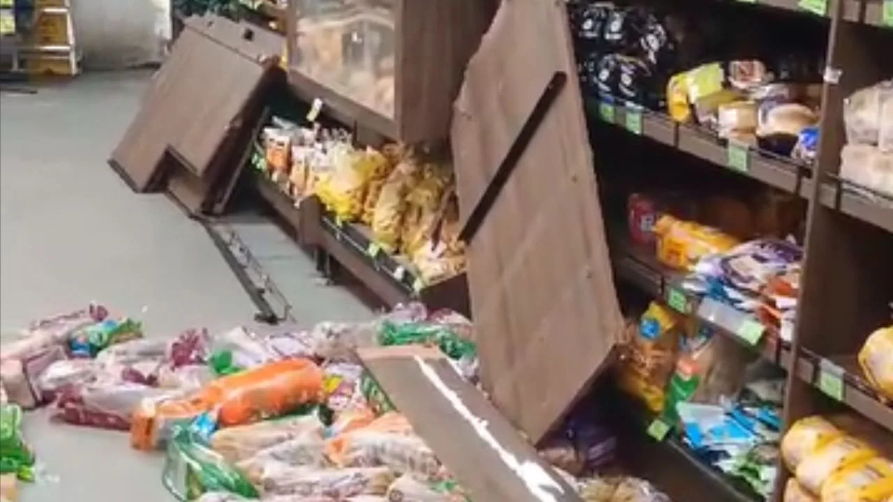 Supermercado é arrombado e tem cofre destruído em Cariacica