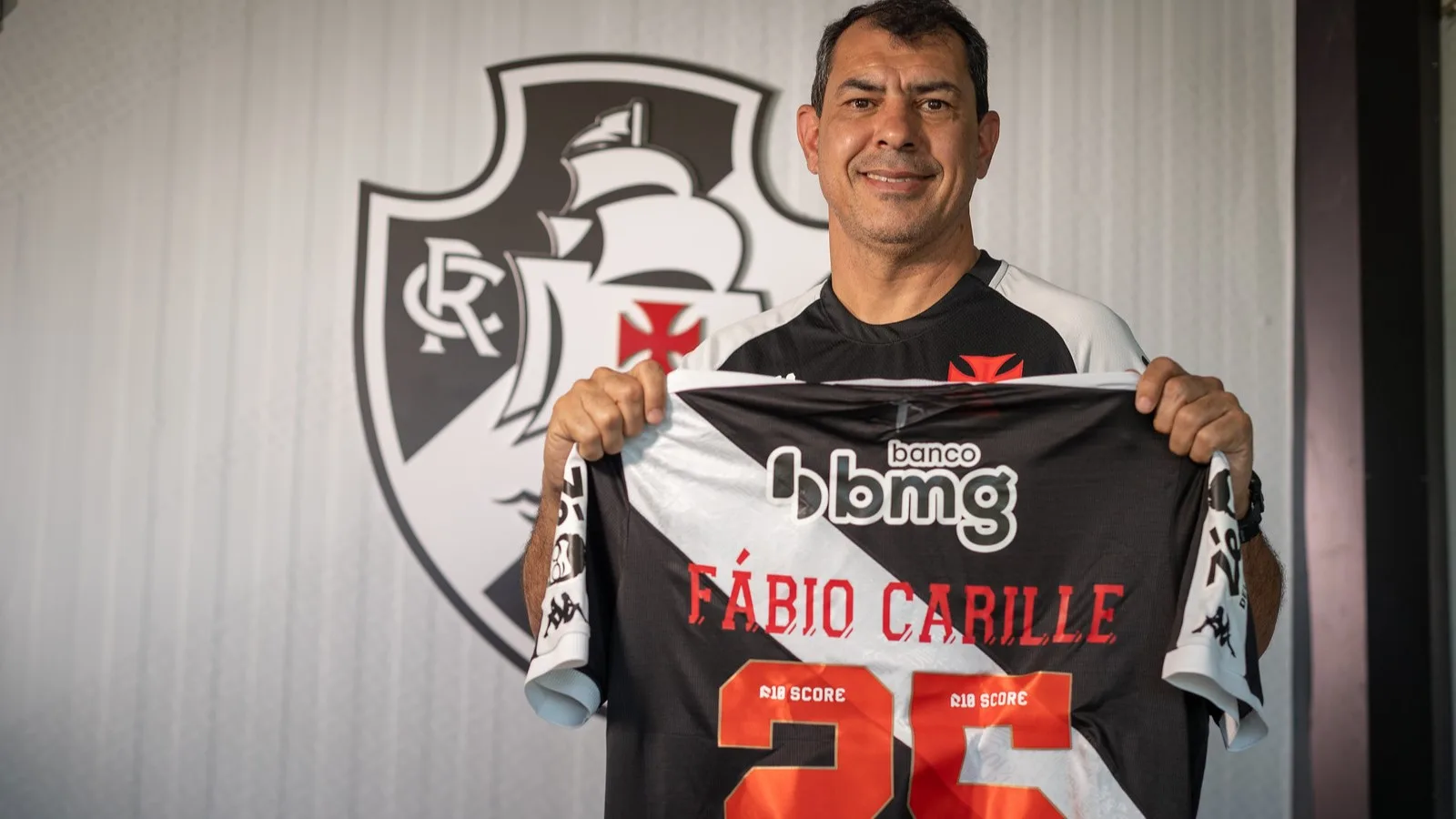 Como foi o primeiro dia de Fábio Carille no CT do Vasco