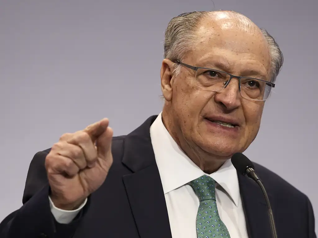 Alckmin critica posse de Maduro na Venezuela: 'Lamentável'