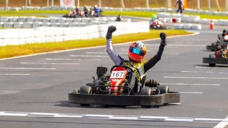 Campeão do GP Brasil é destaque em competição de kart em Vitória