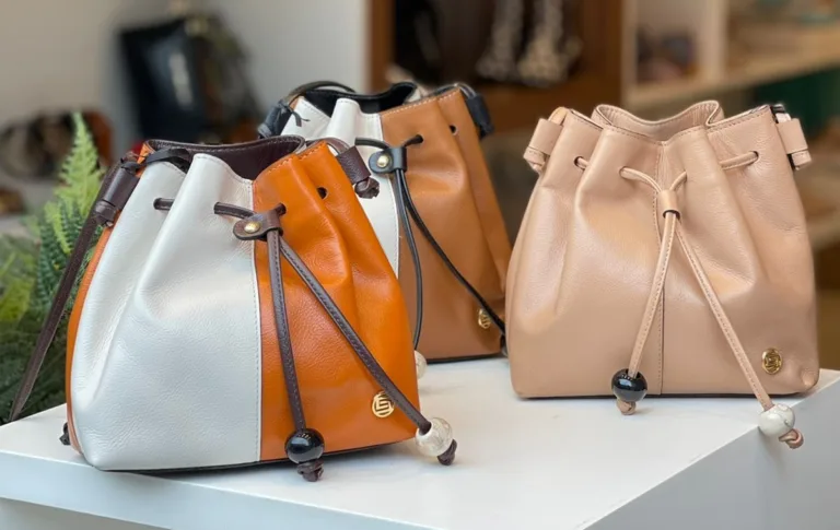 Campanha no ES arrecada bolsas para mulheres vítimas de violência