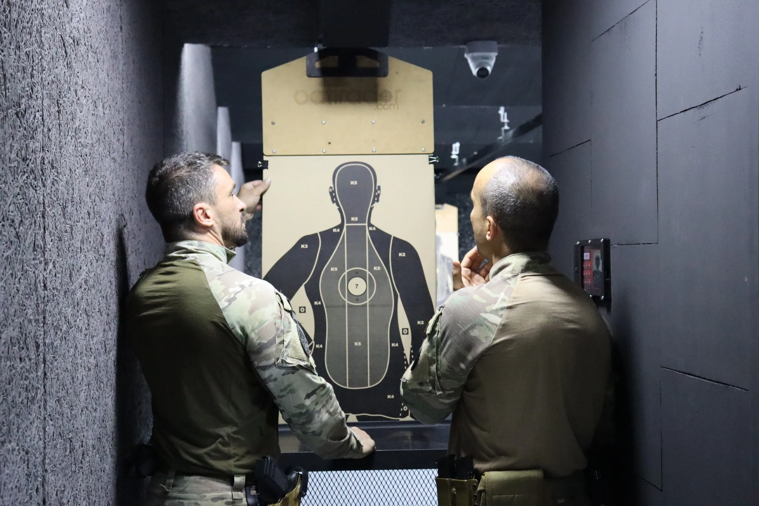 Policiais do ES ganham estande de tiro para treinar com pistola e fuzil