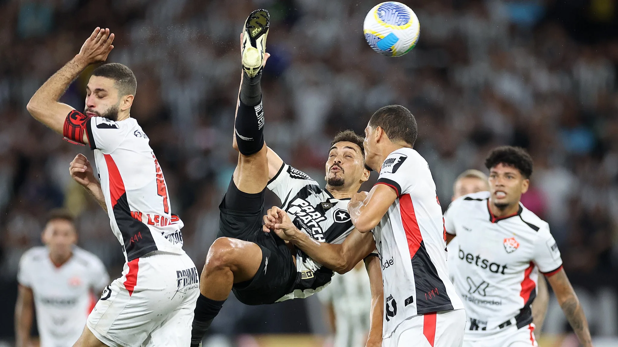 De novo? Botafogo perde a liderança do Brasileirão na reta final