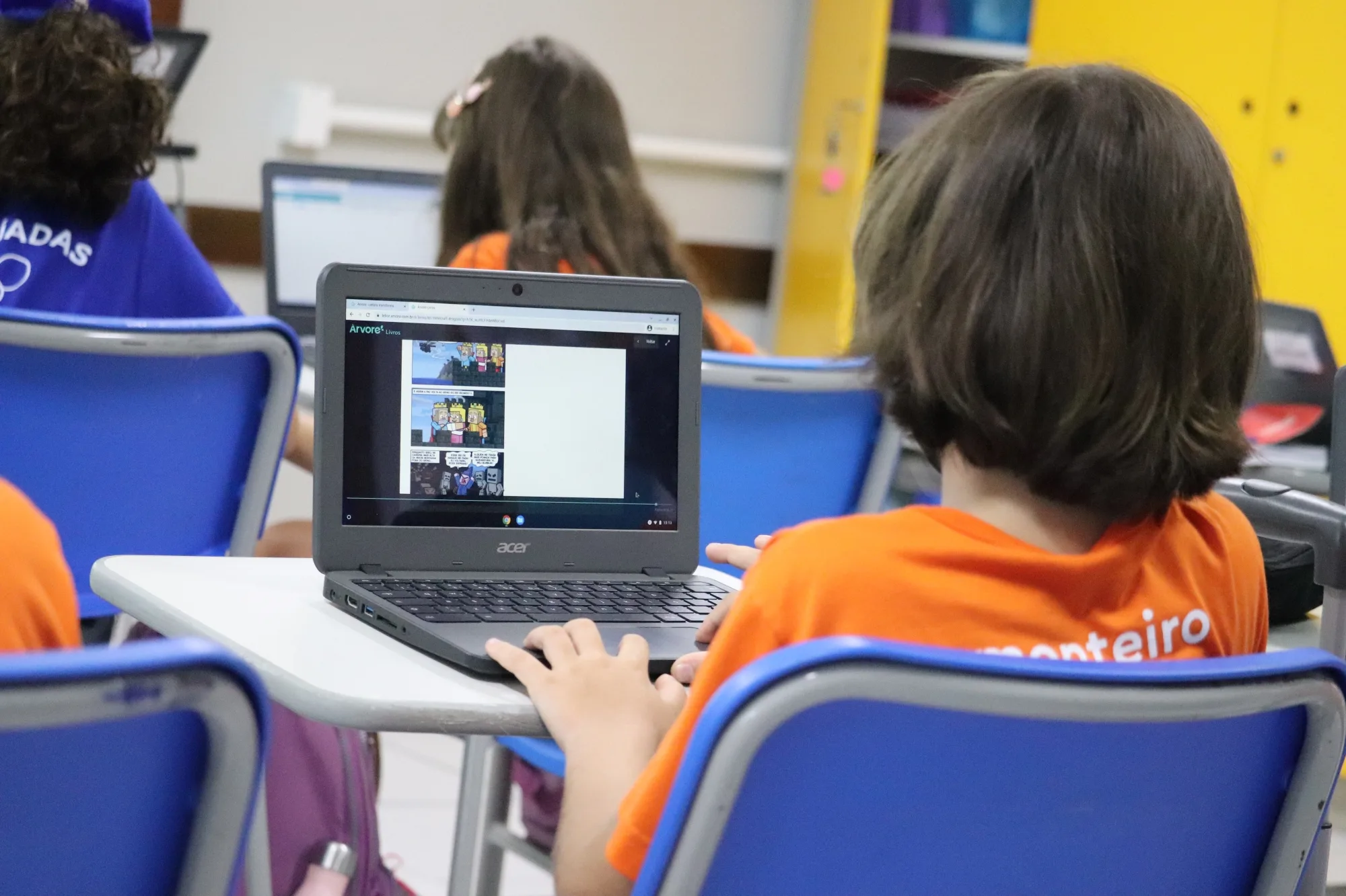 Escola de Pais debate influência do algoritmo em crianças e adolescentes