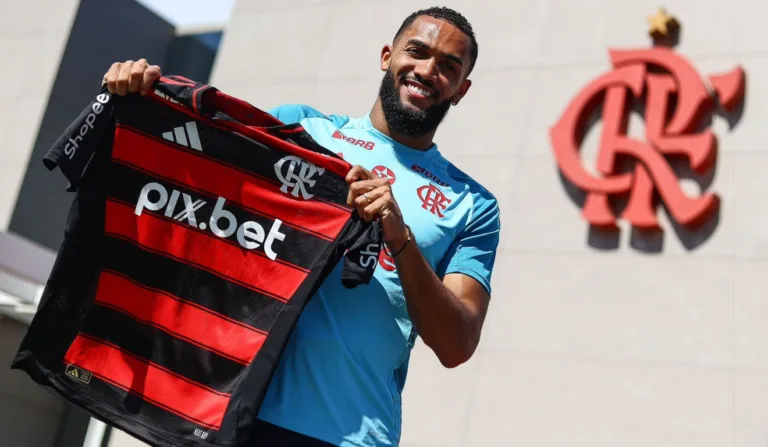 Juninho é apresentado pelo Flamengo de forma oficial