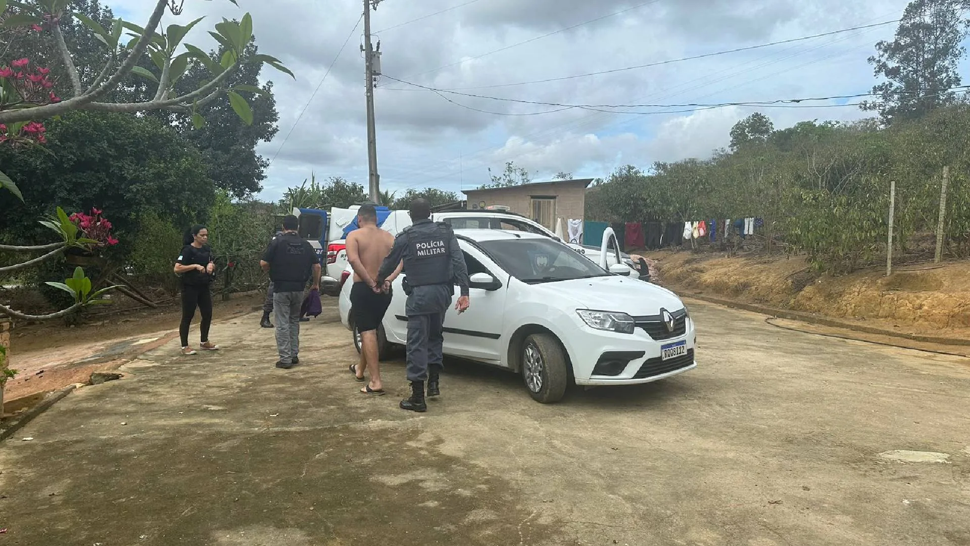 Trio que integrava quadrilha que furtava carga de caminhões na BR-101 é preso