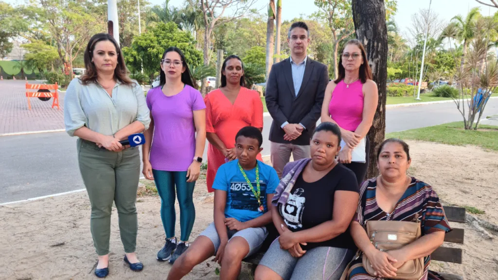 Mães alegam que única clínica credenciada a plano de saúde que oferece terapia ABA, na Serra/ES, não dá conta de atender os filhos autistas. Foto: Conexão Justiça