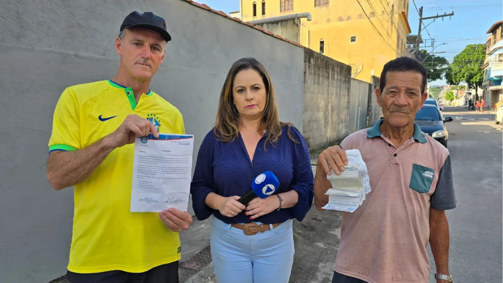 Moradores reclamam que a rede de esgoto vive entupida, apesar de recém disponibilizada. Alegam também que pagam a tarifa antes do serviço ser ofertado. Foto: Conexão Justiça