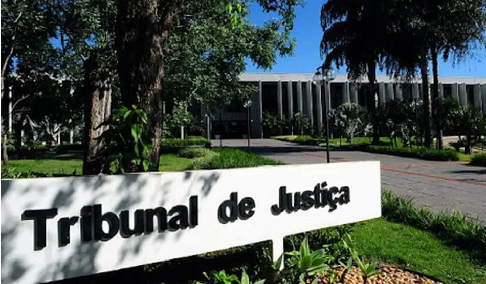 Tribunal reserva R$ 170 mil para compra de copos térmicos para magistrados