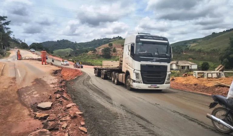 obras na rodovia es-185