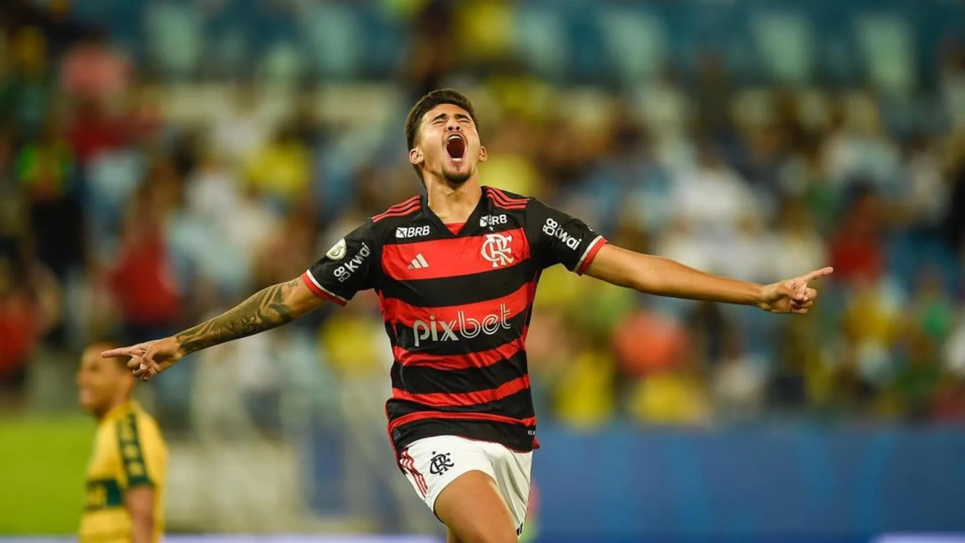 Garotos do Ninho decidem e Flamengo derrota o Cuiabá de virada