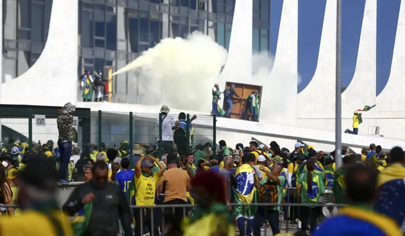 Praça dos Três Poderes, em Brasília, no dia 8 de janeiro de 2023