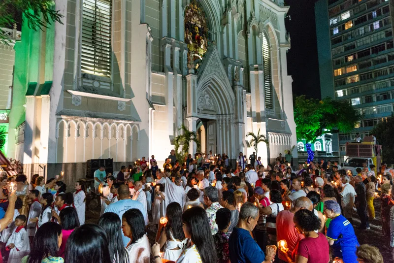 Caminhada Luminosa pela Paz para Celebrar o Natal